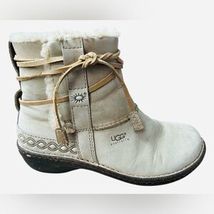 UGG Australia Cove La Jolla Booties Size 8 Sheepskin Leather & Shearling Toast